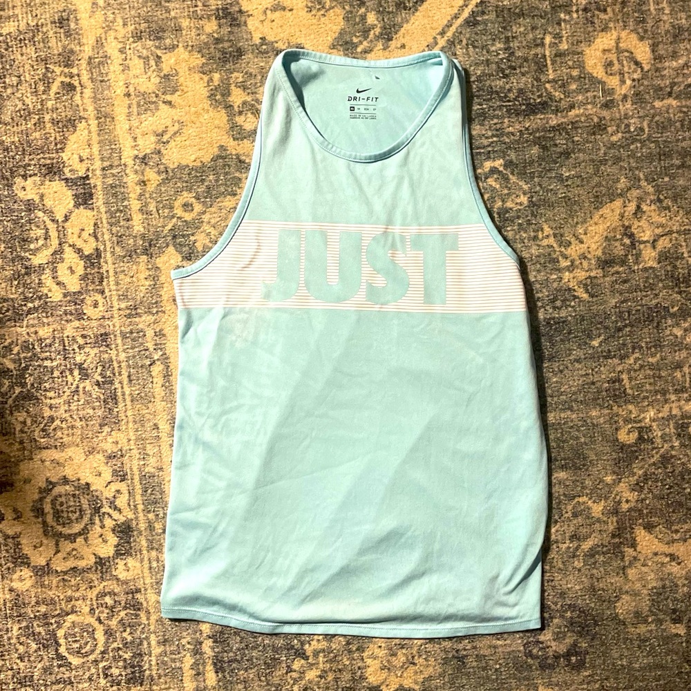 Nike Dri fit tank xs smoke free pet free.